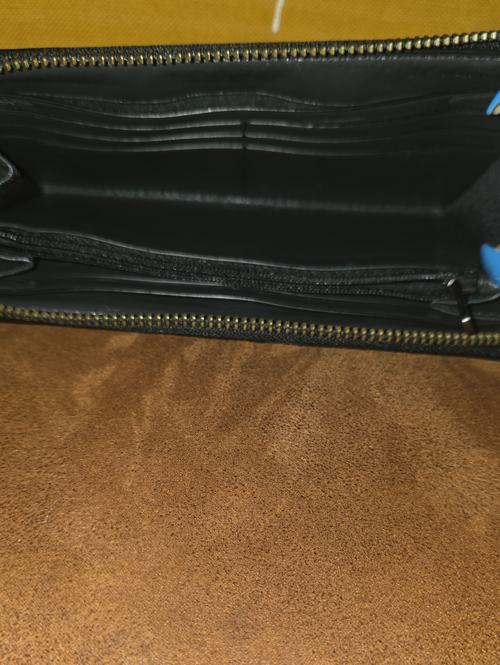 Coach Dark Brown Leather Zip Wallet with Blue Skull Patch,star,and Flag on front - Picture 6 of 8
